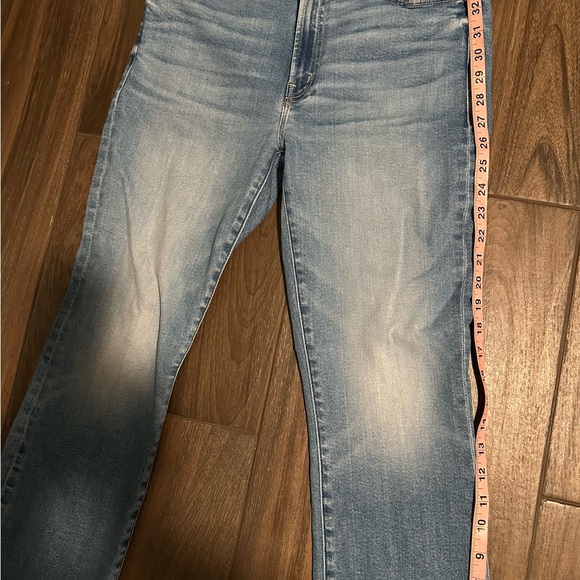 MOTHER The Insider Crop with Frayed Hem. Light Blue Straight Leg Jeans - Picture 2 of 7